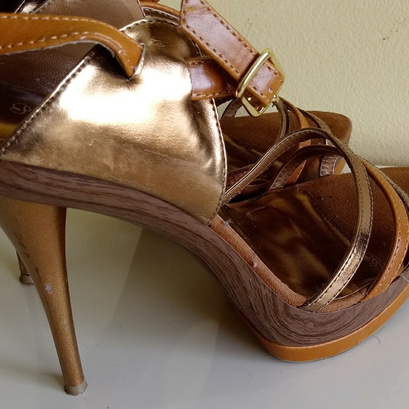 Brown and Gold Heels - Picture 7 of 8